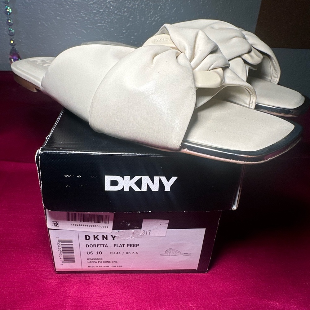 🍦DKNY SANDAL🍦